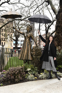 Launch des 'Scenes in the Square' Statuen-Weg in London