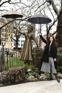 Launch des 'Scenes in the Square' Statuen-Weg in London