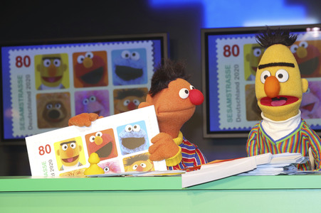 Präsentation der Sonderbriefmarke 'Sesamstrasse' in Hamburg