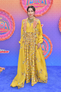 Serienpremiere 'Mira, Royal Detective' in Burbank