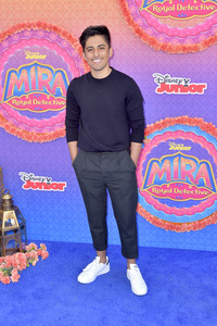 Serienpremiere 'Mira, Royal Detective' in Burbank