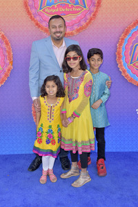 Serienpremiere 'Mira, Royal Detective' in Burbank