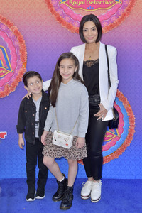 Serienpremiere 'Mira, Royal Detective' in Burbank