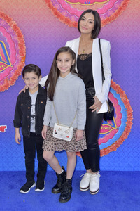 Serienpremiere 'Mira, Royal Detective' in Burbank