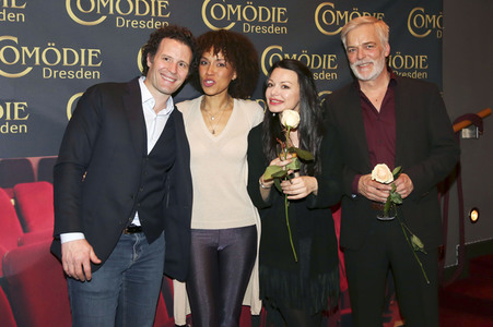 Theaterpremiere 'Sternstunden' in Dresden