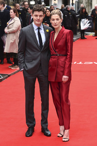 Filmpremiere 'Marie Curie - Elemente des Lebens' in London