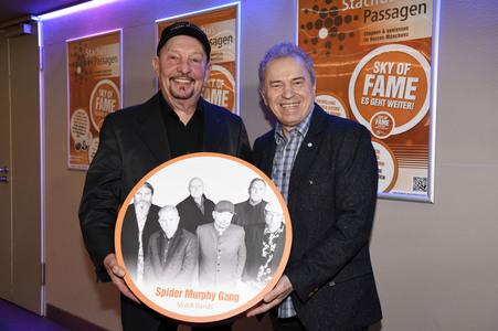 Enthüllung der neuen Sterne für den Sky of Fame in München