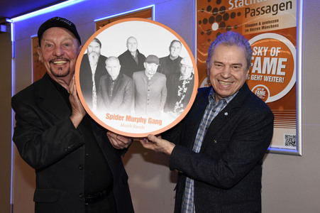 Enthüllung der neuen Sterne für den Sky of Fame in München