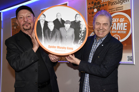 Enthüllung der neuen Sterne für den Sky of Fame in München