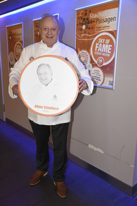 Enthüllung der neuen Sterne für den Sky of Fame in München