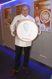 Enthüllung der neuen Sterne für den Sky of Fame in München