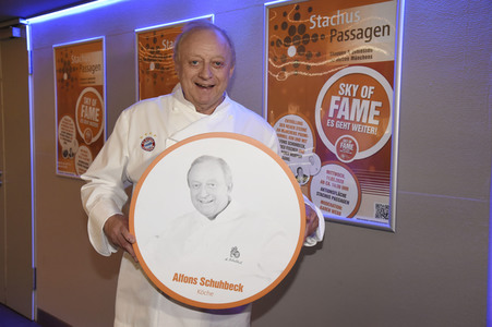 Enthüllung der neuen Sterne für den Sky of Fame in München