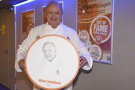 Enthüllung der neuen Sterne für den Sky of Fame in München