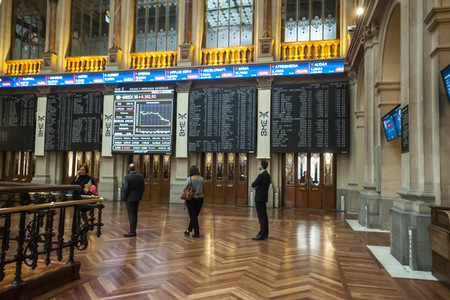 Aktienindex IBEX 35 sinkt auf Niedrigststand in Madrid