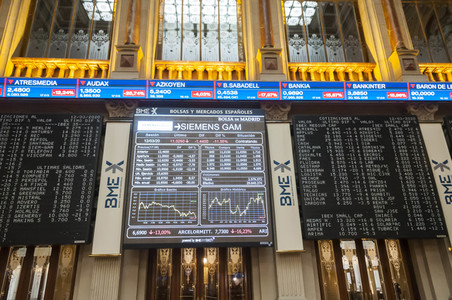 Aktienindex IBEX 35 sinkt auf Niedrigststand in Madrid