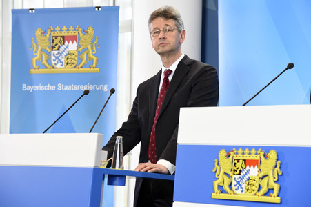 Pressekonferenz zur Coronavirus-Infektion und Schließungen der Schuleinrichtungen in München