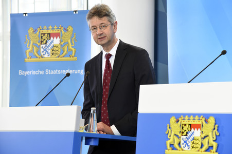 Pressekonferenz zur Coronavirus-Infektion und Schließungen der Schuleinrichtungen in München