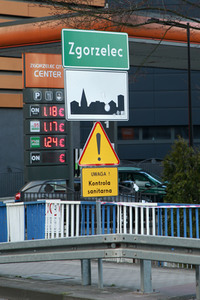 Deutsch-polnische Grenze zwischen Zgorzelec und Görlitz wird von polnischen Spezialkräften kontrolliert