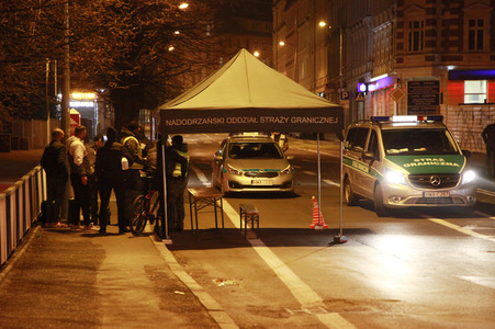 Polen schließt Grenze für Ausländer in Görlitz