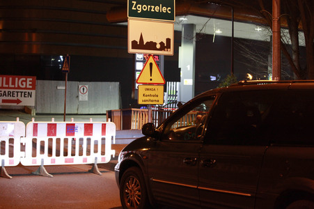 Polen schließt Grenze für Ausländer in Görlitz