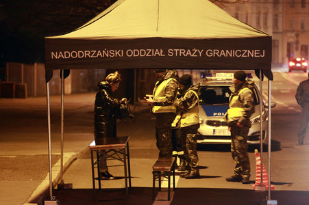 Polen schließt Grenze für Ausländer in Görlitz