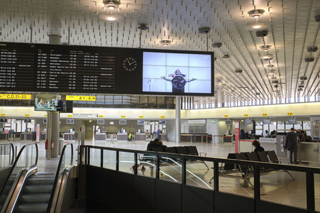 Symbolfoto Coronavirus Auswirkungen am Flughafen Hannover