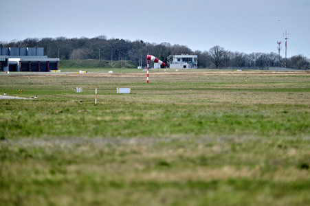 Symbolfoto Coronavirus Auswirkungen am Flughafen Hannover