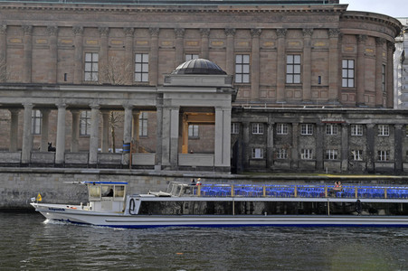 Ausflugsziele nach Schließung zum Schutz gegen die Ausbreitung des Corona-Virus in Berlin