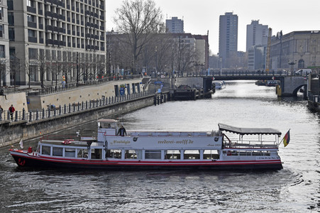 Ausflugsziele nach Schließung zum Schutz gegen die Ausbreitung des Corona-Virus in Berlin