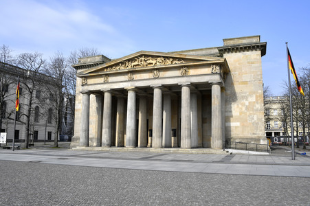 Ausflugsziele nach Schließung zum Schutz gegen die Ausbreitung des Corona-Virus in Berlin