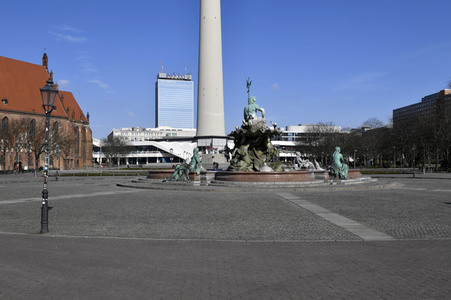 Ausflugsziele nach Schließung zum Schutz gegen die Ausbreitung des Corona-Virus in Berlin