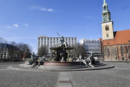 Ausflugsziele nach Schließung zum Schutz gegen die Ausbreitung des Corona-Virus in Berlin