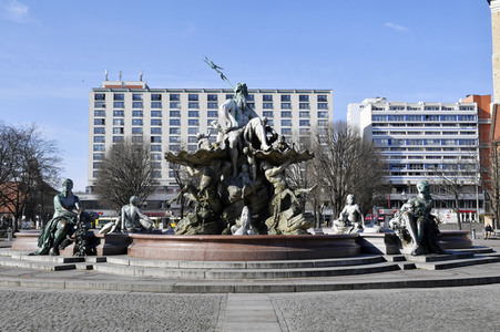 Ausflugsziele nach Schließung zum Schutz gegen die Ausbreitung des Corona-Virus in Berlin