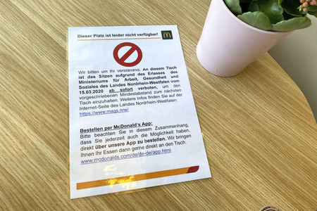 Coronavirus Schutzmaßnahmen bei McDonald's in Düsseldorf