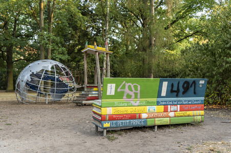 Menschenleerer Spielplatz in Nürnberg