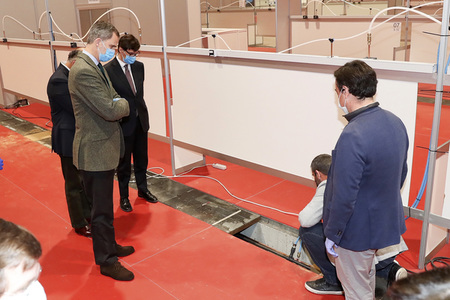 König Felipe besucht Notklinik in Madrid