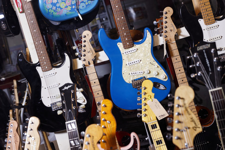 Symbolfoto Gitarren