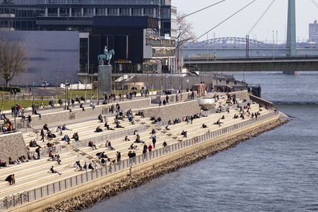 Rheinboulevard in Köln