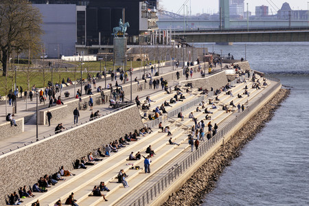 Rheinboulevard in Köln