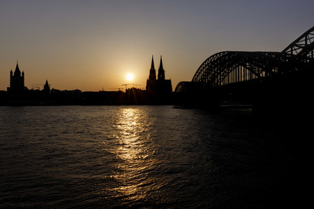 Symbolfoto Abendspaziergang