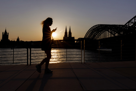 Symbolfoto Abendspaziergang