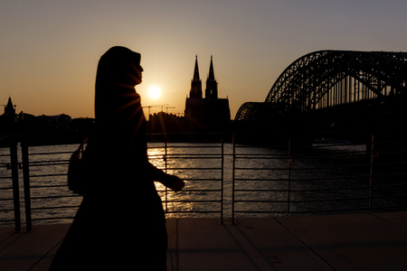 Symbolfoto Abendspaziergang