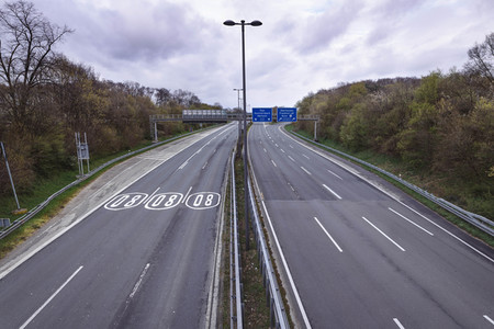 Symbolfoto Autobahn