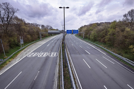 Symbolfoto Autobahn