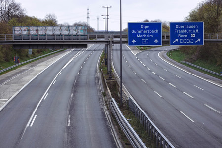 Symbolfoto Autobahn