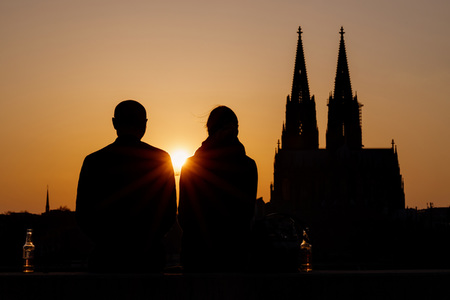 Symbolfoto Partnerschaft