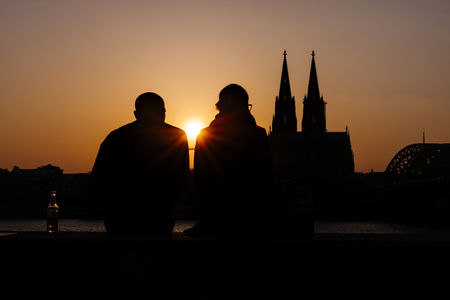 Symbolfoto Partnerschaft