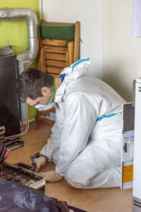 Schornsteinfeger arbeitet während der Coronakrise in Nürnberg