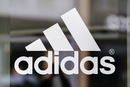 Symbolfoto Adidas