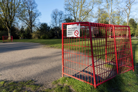 Symbolfoto Spieplatzsperrung